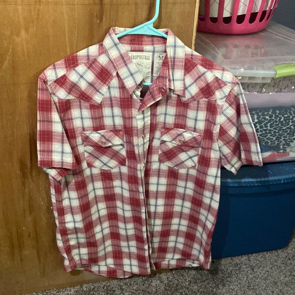 Men’s shirt sleeve button down